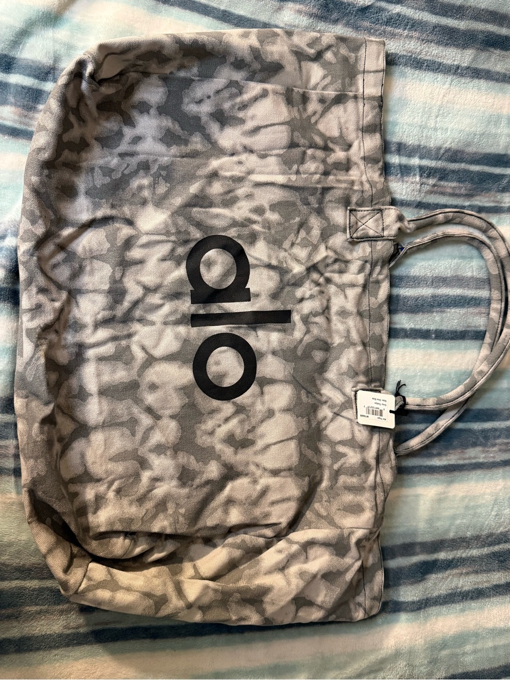 ALO Yoga Grey Tiedye Shoulder Bag
